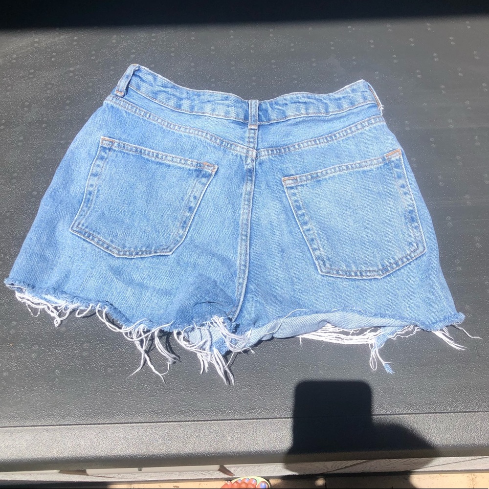 TOPSHOP Ripped Mom Shorts - Picture 2 of 3
